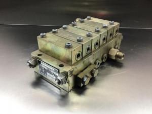 Liebherr Verteilerblock